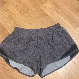 Lululemon hotty hot 2.5 shorts